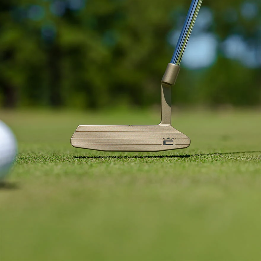 Cara 100% de acero inoxidable 304 fresado. Fabricada con acero inoxidable 304 mediante el proceso MIM, la cara 3DP Tour ofrece una estética inspirada en los torneos profesionales y una sensación a la altura. Su superficie fresada con precisión luce impecable al momento del golpe y proporciona una sensación nítida y reactiva que mejora la respuesta y el control.